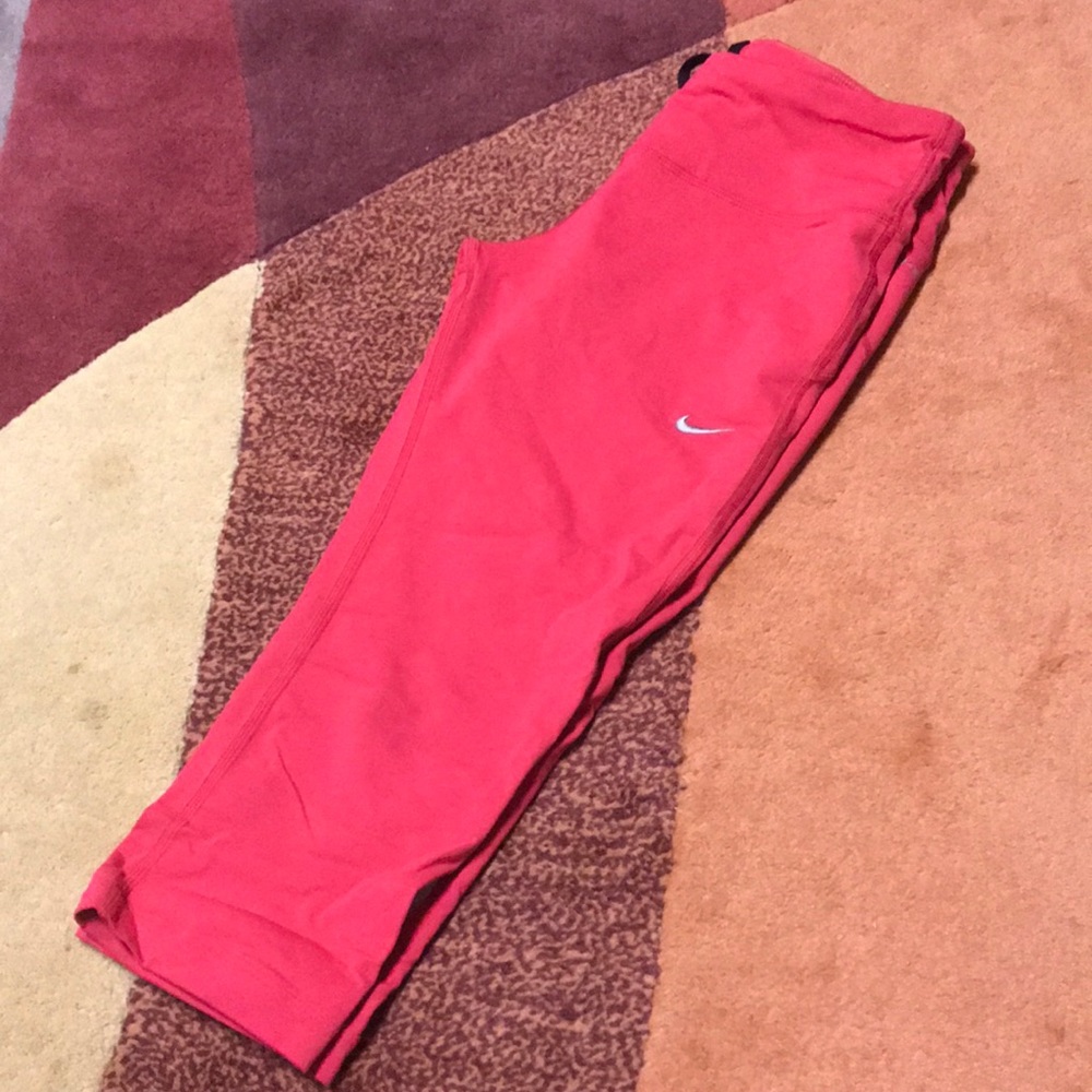 Hot pink Nike Capri / cropped leggings